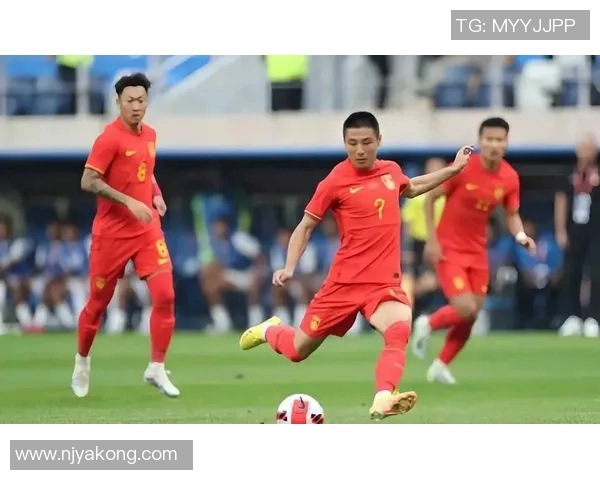 武汉足球队荣登足球团队协作排行榜第四名展现团队精神与实力